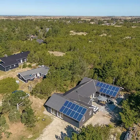 Semesterbostad Allen - 1km From The Sea By Interhome