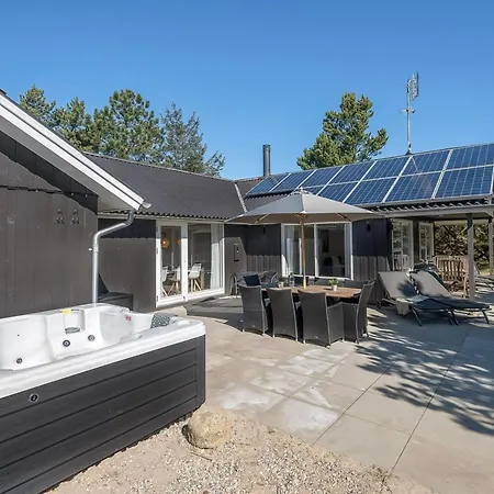 Allen - 1km From The Sea By Interhome