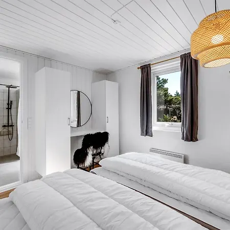 Vakantiehuis Allen - 1km From The Sea By Interhome