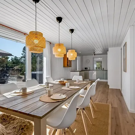 Allen - 1km From The Sea By Interhome