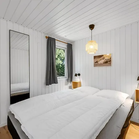Semesterbostad Allen - 1km From The Sea By Interhome *