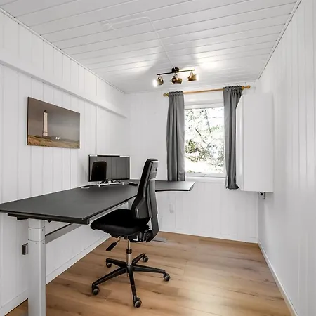 Semesterbostad Allen - 1km From The Sea By Interhome