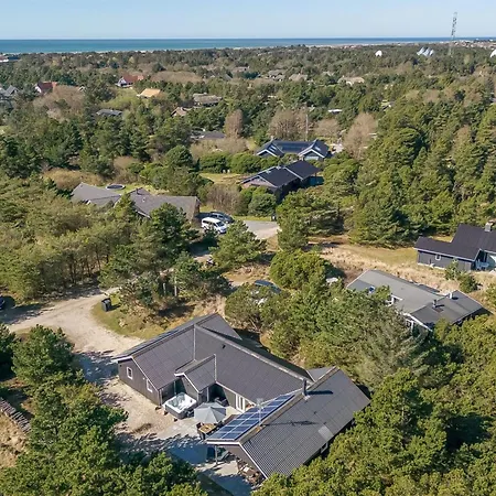 Allen - 1km From The Sea By Interhome